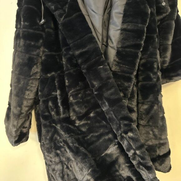 Women's Open Front Black Faux Fur Coat Jacket NWOT Medium - Picture 3 of 5